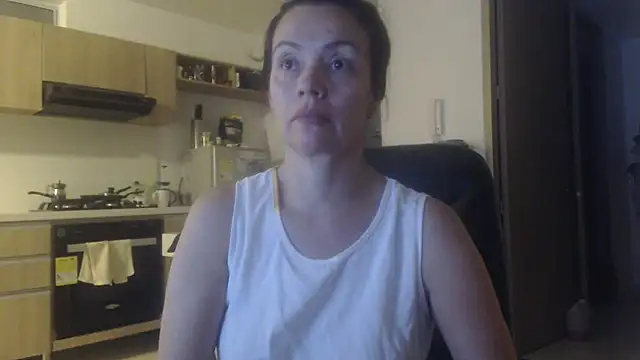 Snapshot of LovePaula chatting on 25, 5, 2026 LovePaula online show from 25, 5, 2026