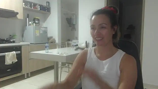 Snapshot of LovePaula chatting on 31, 5, 2026 LovePaula online show from 31, 5, 2026