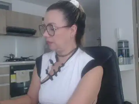 Snapshot of LovePaula chatting on 19, 2, 2025 LovePaula online show from 19, 2, 2025