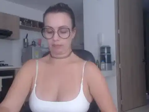 Snapshot of LovePaula chatting on 20, 2, 2025 LovePaula online show from 20, 2, 2025