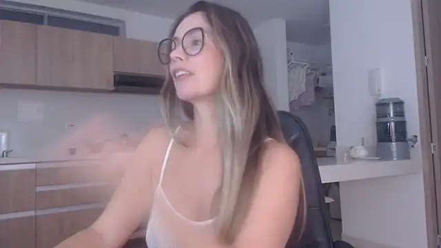 LovePaula online show from 14, 4, 2026