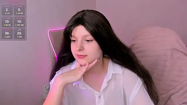 AishaAysitt online show from 7, 10, 2025