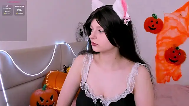 AishaAysitt online show from 2, 11, 2025