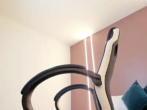 zoee zi online show from 11, 3, 2026