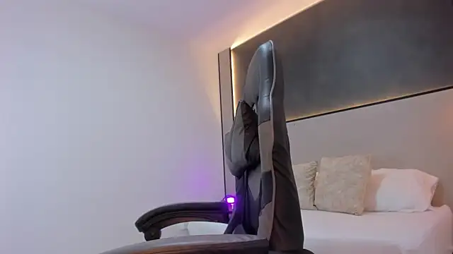 zoee zi online show from 18, 11, 2025