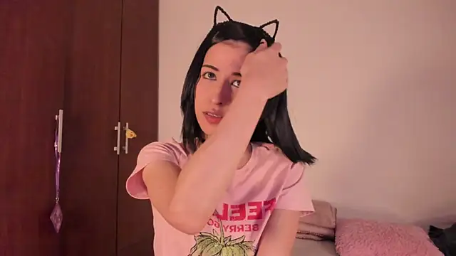 Snapshot of ScarlettRosetti chatting on 3, 11, 2025 ScarlettRosetti online show from 3, 11, 2025