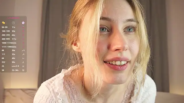 Snapshot of HoneyRay chatting on 7, 10, 2025 HoneyRay online show from 7, 10, 2025