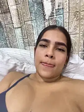 Snapshot of Valery_lux16 chatting on 17, 10, 2025 Valery lux16 online show from 17, 10, 2025