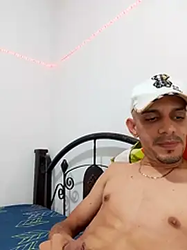 Snapshot of LATINO27CM chatting on 23, 10, 2025 LATINO27CM online show from 23, 10, 2025