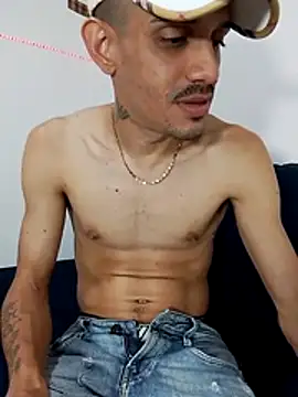 Snapshot of LATINO27CM chatting on 19, 10, 2025 LATINO27CM online show from 19, 10, 2025