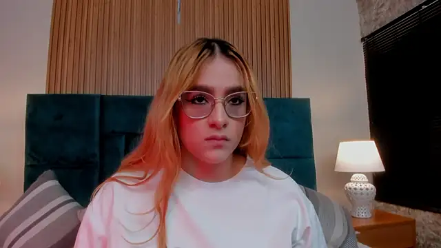 Amber kiss  online show from 10, 4, 2026