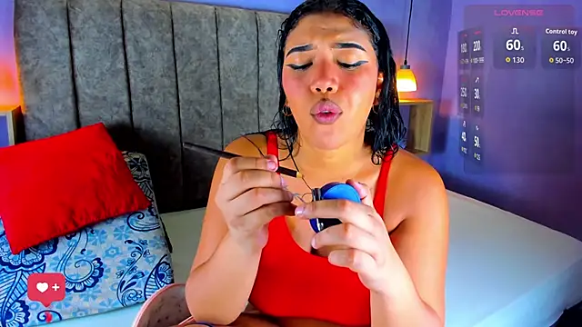 Bianca Ethan online show from 5, 11, 2025