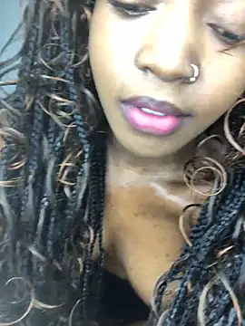 Snapshot of Fun_size86 chatting on 25, 11, 2025 Fun size86 online show from 25, 11, 2025