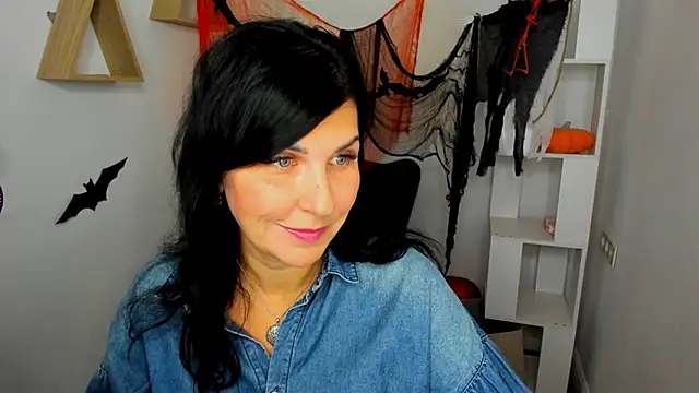 Moon Veloure1 online show from 30, 10, 2025