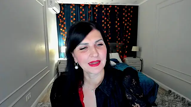 Moon Veloure1 online show from 15, 11, 2025