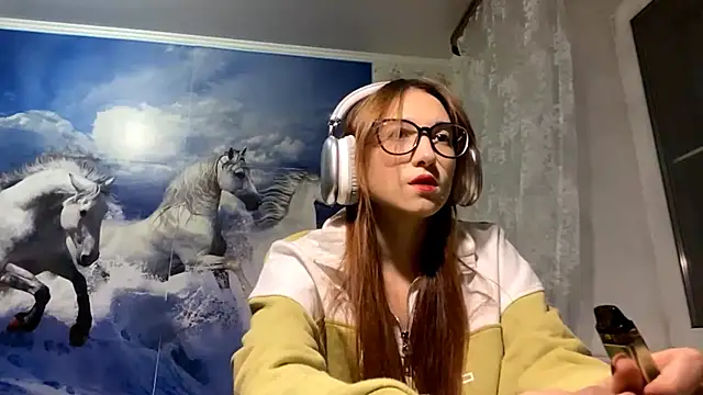 YungAri online show from 8, 10, 2025