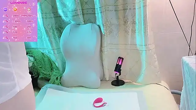 White-Lia online show from 30, 9, 2025