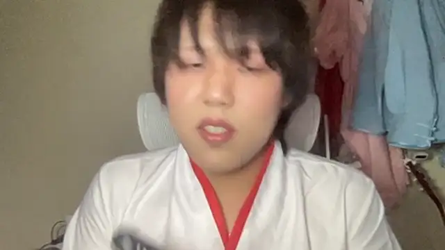 Snapshot of nuu1_221 chatting on 31, 10, 2025 nuu1 221 online show from 31, 10, 2025