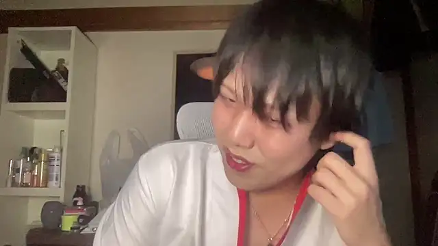 Snapshot of nuu1_221 chatting on 25, 10, 2025 nuu1 221 online show from 25, 10, 2025