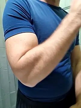 Snapshot of giovan2020 chatting on 18, 12, 2025 giovan2020 online show from 18, 12, 2025