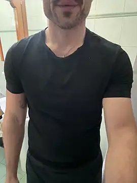 Snapshot of giovan2020 chatting on 6, 1, 2026 giovan2020 online show from 6, 1, 2026