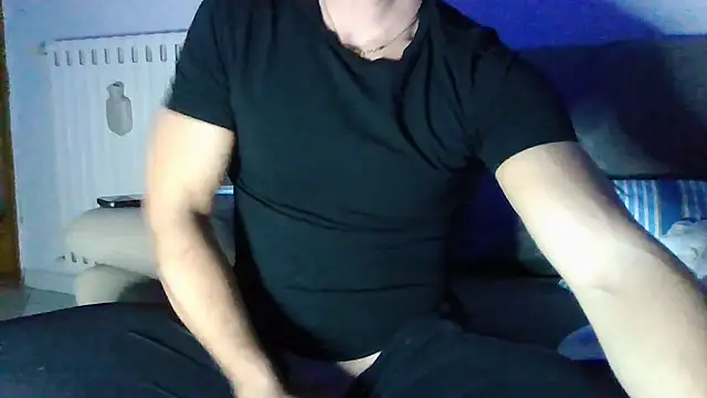 Snapshot of giovan2020 chatting on 9, 11, 2025 giovan2020 online show from 9, 11, 2025