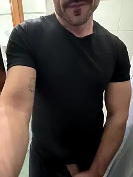 Snapshot of giovan2020 chatting on 26, 11, 2025 giovan2020 online show from 26, 11, 2025