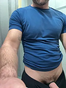 Snapshot of giovan2020 chatting on 3, 3, 2026 giovan2020 online show from 3, 3, 2026