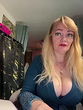 Snapshot of Sweet-blonde chatting on 15, 6, 2026 Sweet-blonde online show from 15, 6, 2026