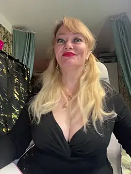 Snapshot of Sweet-blonde chatting on 25, 6, 2026 Sweet-blonde online show from 25, 6, 2026