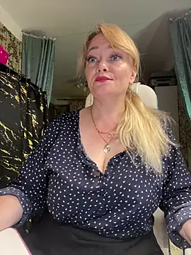 Snapshot of Sweet-blonde chatting on 15, 7, 2026 Sweet-blonde online show from 15, 7, 2026