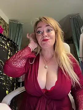 Snapshot of Sweet-blonde chatting on 13, 7, 2026 Sweet-blonde online show from 13, 7, 2026