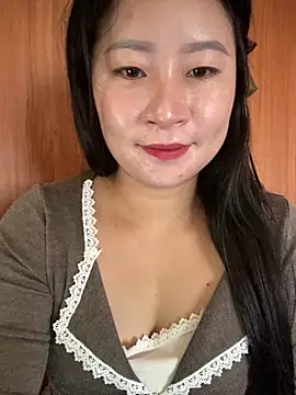 Snapshot of violet-00 chatting on 18, 10, 2025 violet-00 online show from 18, 10, 2025