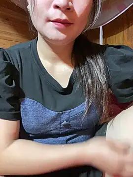 Snapshot of violet-00 chatting on 17, 5, 2026 violet-00 online show from 17, 5, 2026