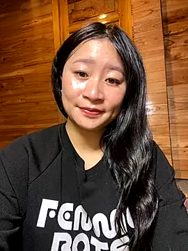 Snapshot of violet-00 chatting on 22, 11, 2025 violet-00 online show from 22, 11, 2025