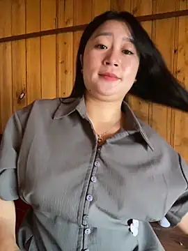 Snapshot of violet-00 chatting on 28, 10, 2025 violet-00 online show from 28, 10, 2025