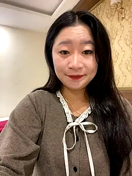 Snapshot of violet-00 chatting on 18, 11, 2025 violet-00 online show from 18, 11, 2025