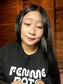 Snapshot of violet-00 chatting on 23, 11, 2025 violet-00 online show from 23, 11, 2025