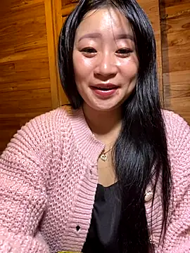 Snapshot of violet-00 chatting on 13, 11, 2025 violet-00 online show from 13, 11, 2025