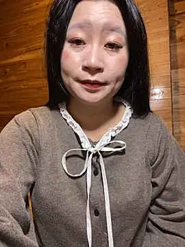 Snapshot of violet-00 chatting on 14, 11, 2025 violet-00 online show from 14, 11, 2025