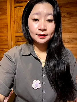 Snapshot of violet-00 chatting on 10, 11, 2025 violet-00 online show from 10, 11, 2025