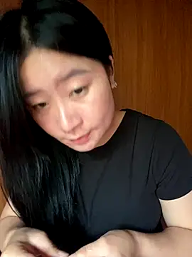 Snapshot of violet-00 chatting on 7, 10, 2025 violet-00 online show from 7, 10, 2025