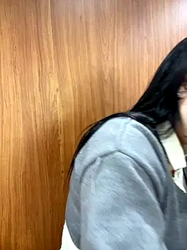 Snapshot of violet-00 chatting on 12, 10, 2025 violet-00 online show from 12, 10, 2025