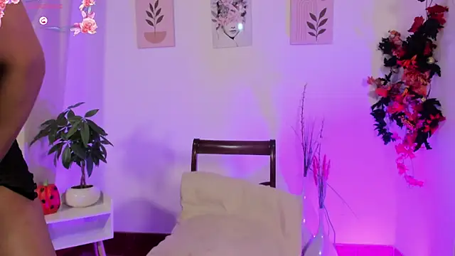 Lauraricci   online show from 21, 10, 2025