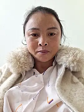 Snapshot of xuxulovezz chatting on 15, 12, 2025 xuxulovezz online show from 15, 12, 2025