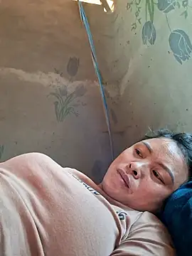 Snapshot of xuxulovezz chatting on 18, 1, 2026 xuxulovezz online show from 18, 1, 2026