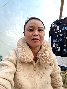 Snapshot of xuxulovezz chatting on 19, 12, 2025 xuxulovezz online show from 19, 12, 2025