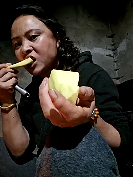 Snapshot of xuxulovezz chatting on 7, 3, 2026 xuxulovezz online show from 7, 3, 2026