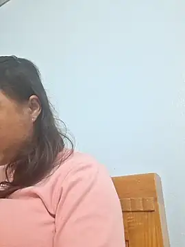 Snapshot of xuxulovezz chatting on 12, 1, 2026 xuxulovezz online show from 12, 1, 2026