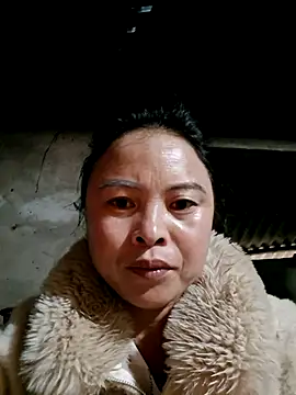 Snapshot of xuxulovezz chatting on 1, 2, 2026 xuxulovezz online show from 1, 2, 2026